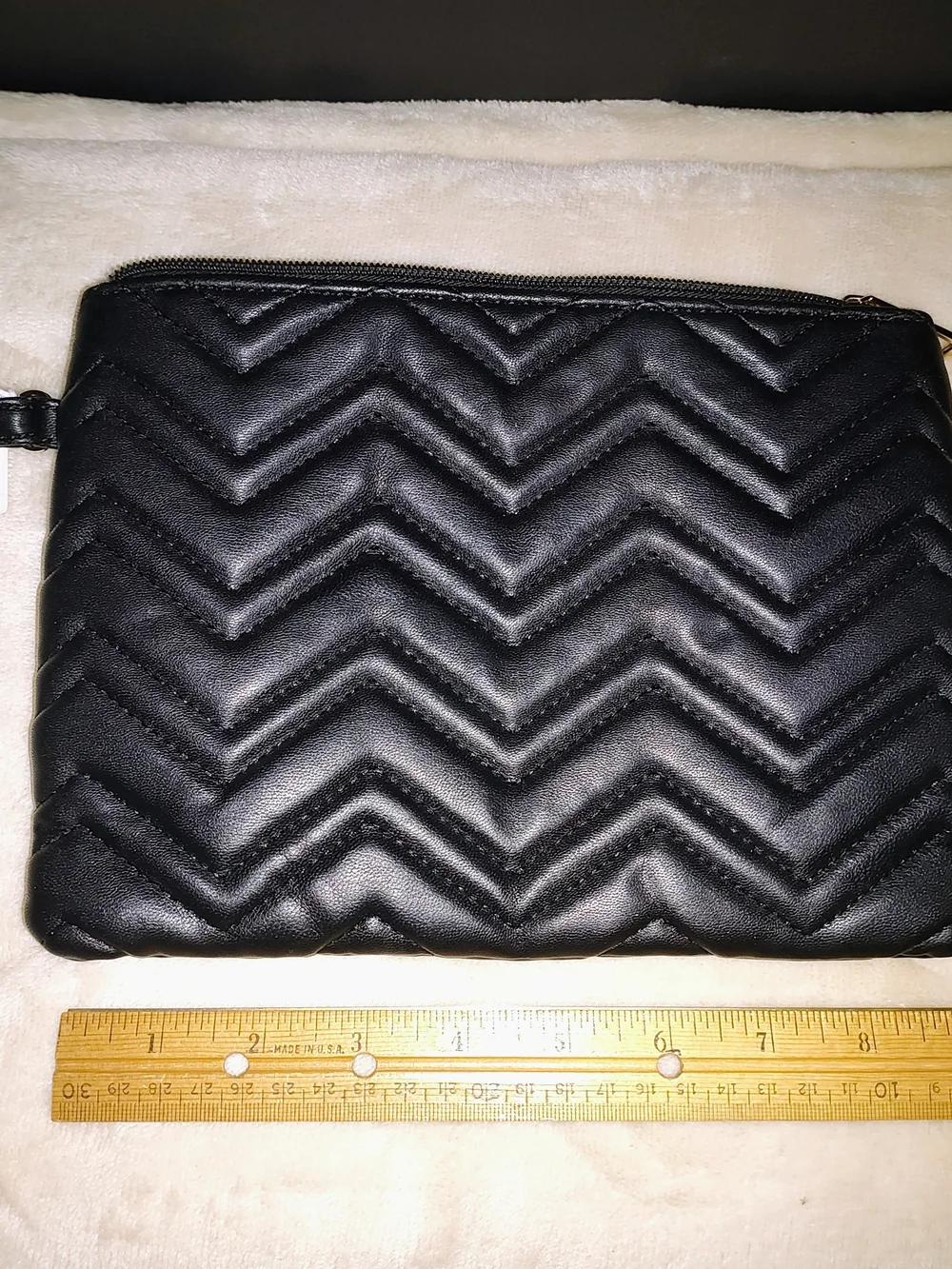 Lily & Ivy Black Quilted Chevron Wristlet Clutch